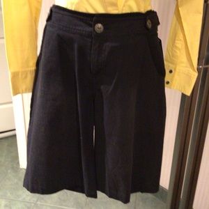 💕💕Host Pick💕💕NWT Black jean like walking short